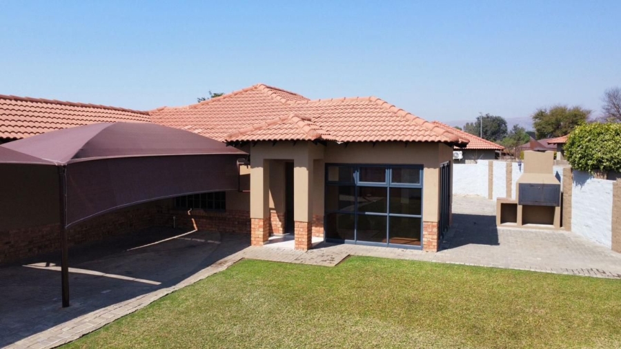 4 Bedroom Property for Sale in Hexrivier Lifestyle Estate North West